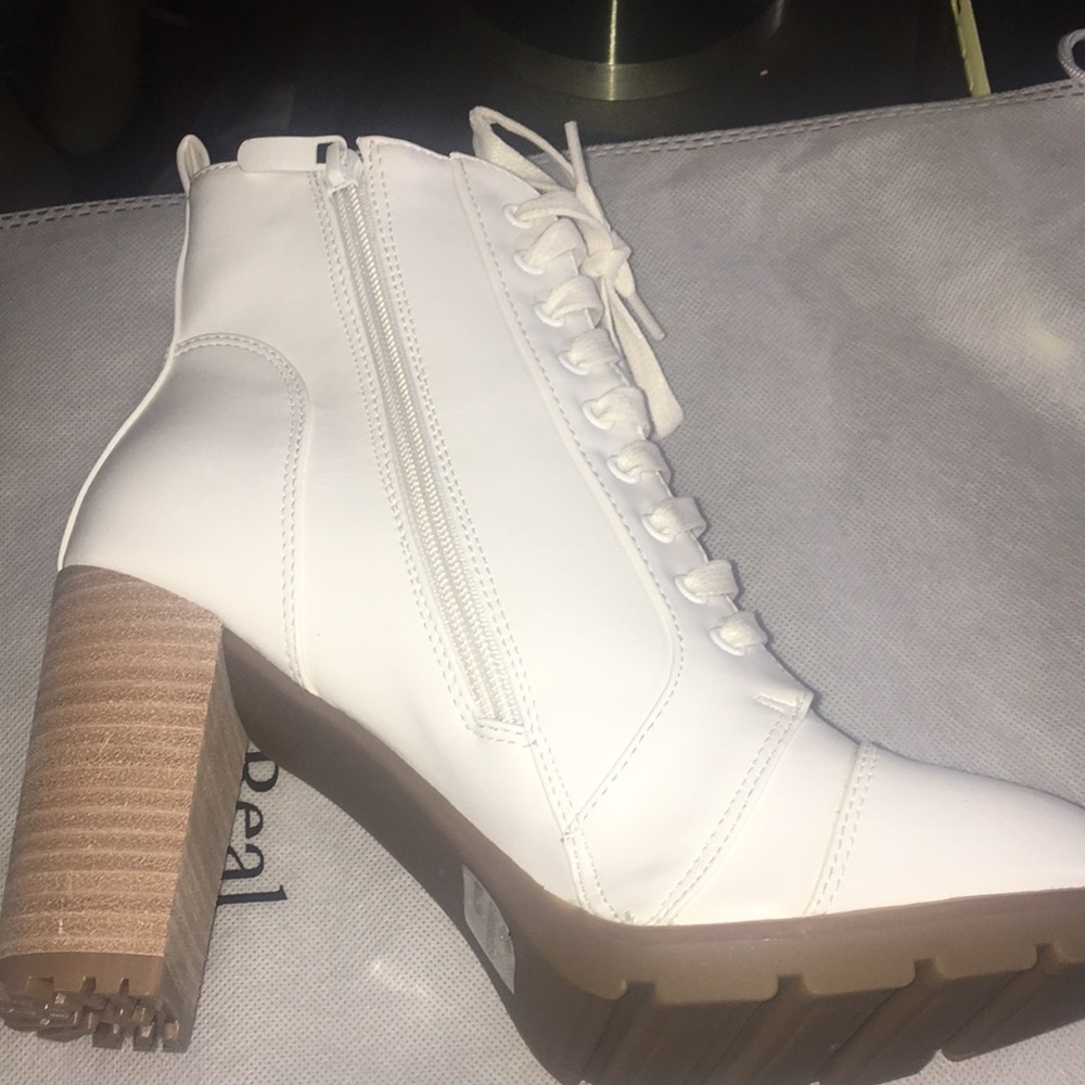 Lulus - Picture 4 of 4